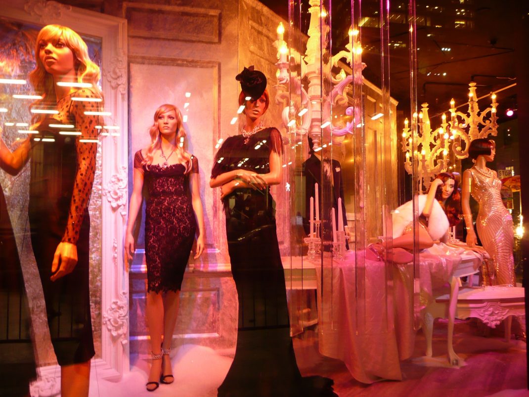 Saks Fifth Avenue Stores - Special Window Decoration